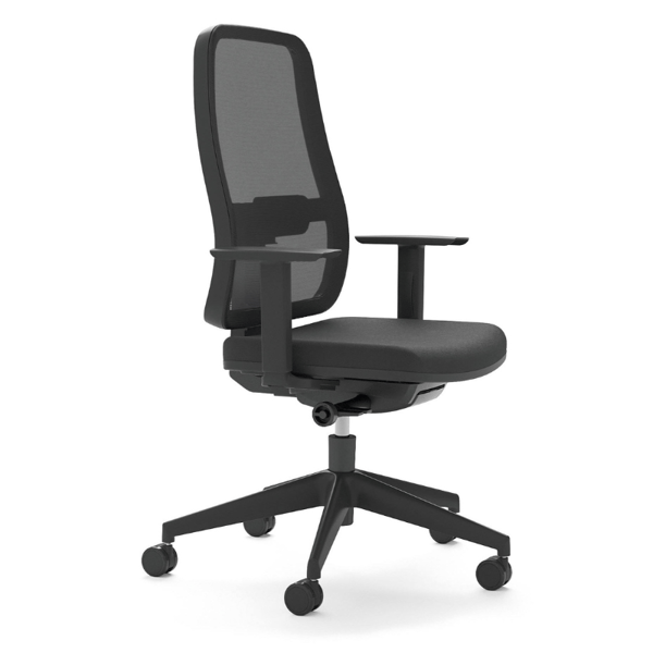 Silla giratoria BLAZE con ruedas negra con apoyabrazos y respaldo en malla